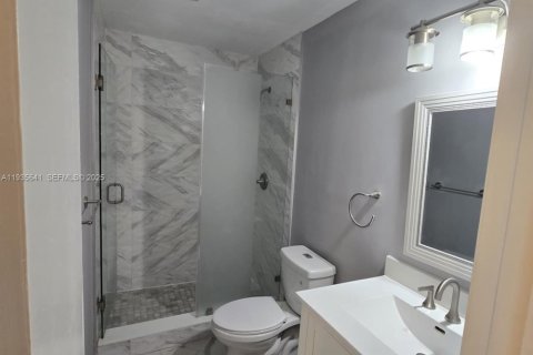 Condominio en alquiler en Miami, Florida, 2 dormitorios, 84.26 m2 № 1993781 - foto 9