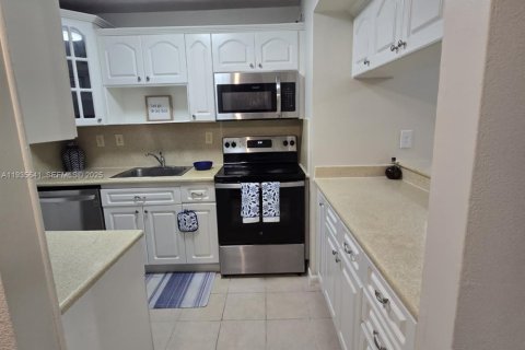 Condominio en alquiler en Miami, Florida, 2 dormitorios, 84.26 m2 № 1993781 - foto 6