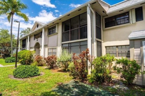 Condominio en alquiler en Miami, Florida, 2 dormitorios, 84.26 m2 № 1993781 - foto 4