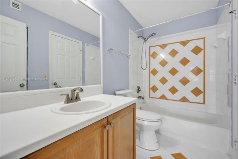 Touwnhouse à vendre à Pembroke Pines, Floride: 4 chambres, 163.88 m2 № 1858871 - photo 29