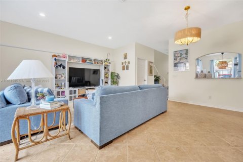 Touwnhouse à vendre à Pembroke Pines, Floride: 4 chambres, 163.88 m2 № 1858871 - photo 9