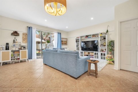 Touwnhouse à vendre à Pembroke Pines, Floride: 4 chambres, 163.88 m2 № 1858871 - photo 8