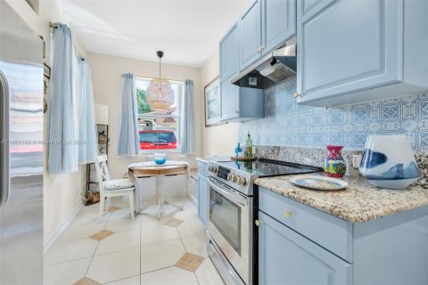 Touwnhouse à vendre à Pembroke Pines, Floride: 4 chambres, 163.88 m2 № 1858871 - photo 11