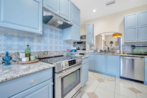 Touwnhouse à vendre à Pembroke Pines, Floride: 4 chambres, 163.88 m2 № 1858871 - photo 10