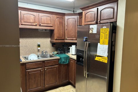 Condo in Miami, Florida, 3 bedrooms  № 1811311 - photo 6