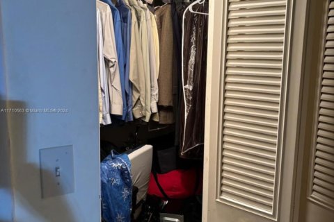 Condo in Miami, Florida, 3 bedrooms  № 1811311 - photo 4