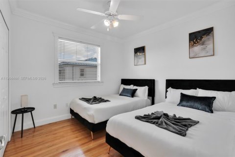 House in Miami, Florida 4 bedrooms, 236.06 sq.m. № 2025920 - photo 25