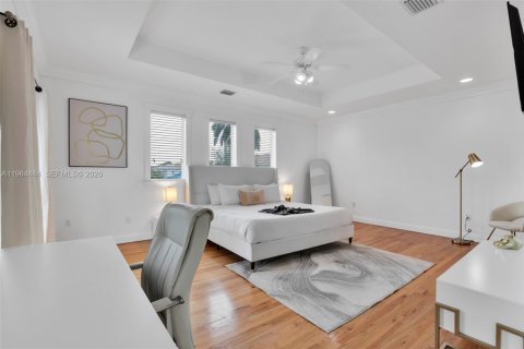 House in Miami, Florida 4 bedrooms, 236.06 sq.m. № 2025920 - photo 21