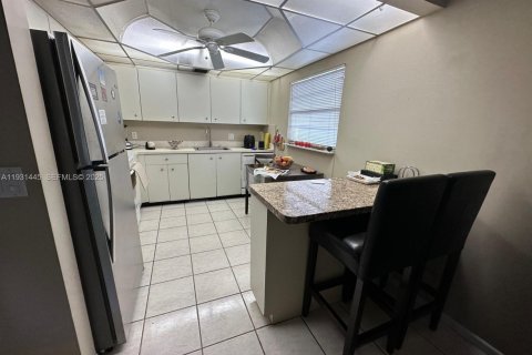 Condominio en venta en Pembroke Pines, Florida, 2 dormitorios, 108.32 m2 № 2076980 - foto 6