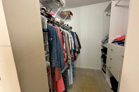 Condominio en venta en Pembroke Pines, Florida, 2 dormitorios, 108.32 m2 № 2076980 - foto 14