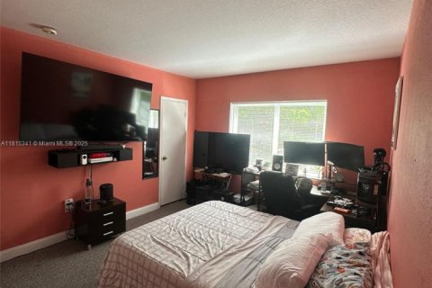 Condo in Miami, Florida, 3 bedrooms  № 1783737 - photo 13