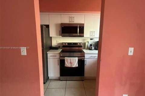 Condo in Miami, Florida, 3 bedrooms  № 1783737 - photo 4