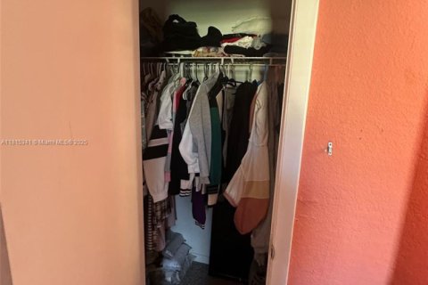 Condo in Miami, Florida, 3 bedrooms  № 1783737 - photo 17