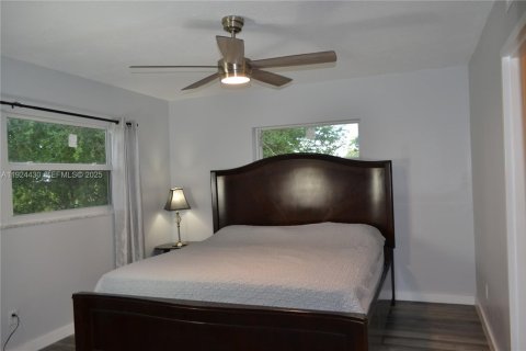 Снять в аренду кондоминиум в Маргит, Флорида 2 спальни, 86.4м2, № 1986485 - фото 7