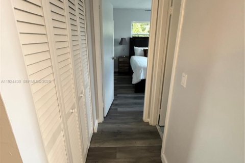 Снять в аренду кондоминиум в Маргит, Флорида 2 спальни, 86.4м2, № 1986485 - фото 10