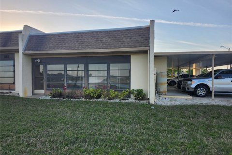 Condominio en venta en Port Richey, Florida, 2 dormitorios, 88.63 m2 № 1586717 - foto 11