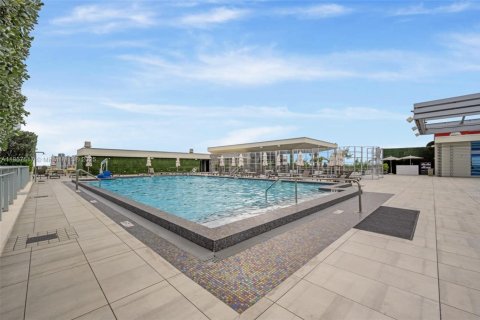 Condo in Hollywood, Florida, 1 bedroom  № 1881727 - photo 3