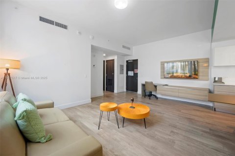Condo in Hollywood, Florida, 1 bedroom  № 1881727 - photo 14