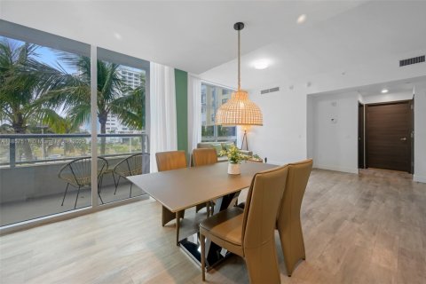 Condo in Hollywood, Florida, 1 bedroom  № 1881727 - photo 9