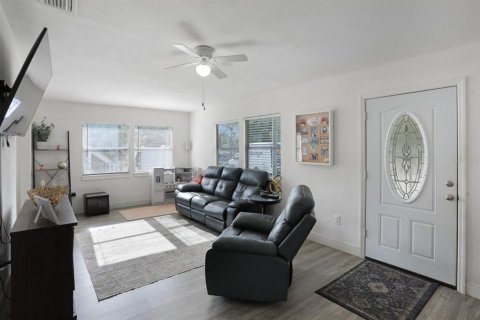 House in Riverview, Florida 4 bedrooms, 142.7 sq.m. № 1657302 - photo 6