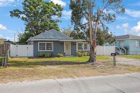 House in Riverview, Florida 4 bedrooms, 142.7 sq.m. № 1657302 - photo 2