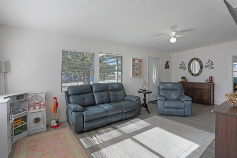 House in Riverview, Florida 4 bedrooms, 142.7 sq.m. № 1657302 - photo 8