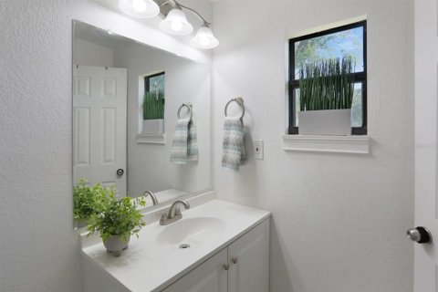 House in Riverview, Florida 4 bedrooms, 142.7 sq.m. № 1657302 - photo 16