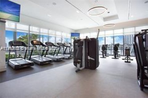 Condominio en alquiler en North Miami Beach, Florida, 4 dormitorios, 222.04 m2 № 1951969 - foto 18