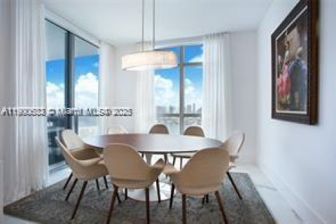 Condominio en alquiler en North Miami Beach, Florida, 4 dormitorios, 222.04 m2 № 1951969 - foto 5