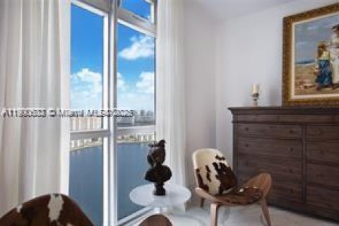 Condominio en alquiler en North Miami Beach, Florida, 4 dormitorios, 222.04 m2 № 1951969 - foto 11