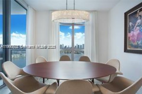 Condominio en alquiler en North Miami Beach, Florida, 4 dormitorios, 222.04 m2 № 1951969 - foto 4