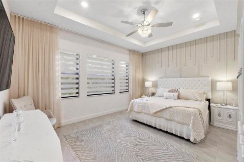 House in Parkland, Florida 3 bedrooms, 265.33 sq.m. № 2183403 - photo 23