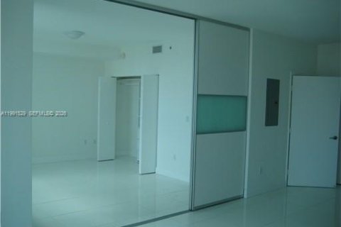 Copropriété à vendre à Miami, Floride: 2 chambres, 103.49 m2 № 2334589 - photo 13