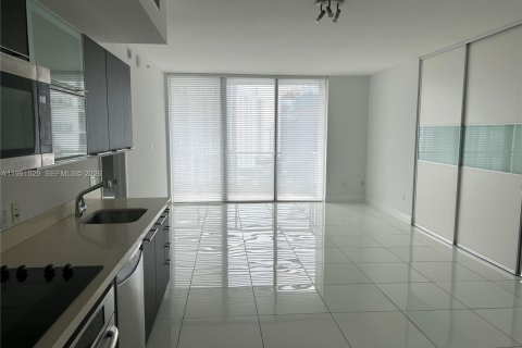 Copropriété à vendre à Miami, Floride: 2 chambres, 103.49 m2 № 2334589 - photo 4