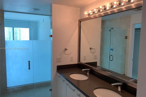 Copropriété à vendre à Miami, Floride: 2 chambres, 103.49 m2 № 2334589 - photo 11