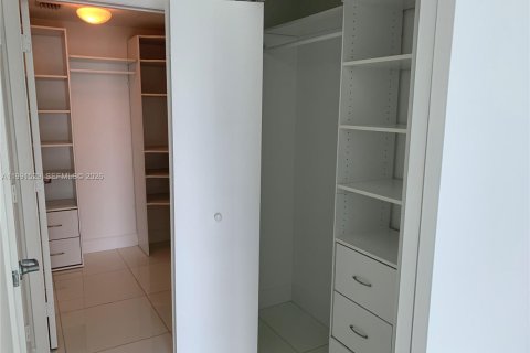 Copropriété à vendre à Miami, Floride: 2 chambres, 103.49 m2 № 2334589 - photo 10