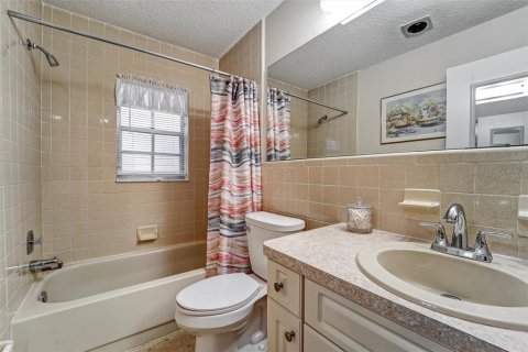 House in New Port Richey, Florida 2 bedrooms, 104.42 sq.m. № 2147781 - photo 18
