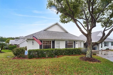 House in New Port Richey, Florida 2 bedrooms, 104.42 sq.m. № 2147781 - photo 2