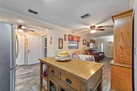 House in New Port Richey, Florida 2 bedrooms, 104.42 sq.m. № 2147781 - photo 11