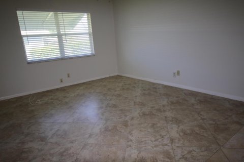 Condo in Boynton Beach, Florida, 2 bedrooms № 2262283 - photo 9