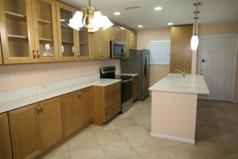 Condo in Boynton Beach, Florida, 2 bedrooms № 2262283 - photo 7