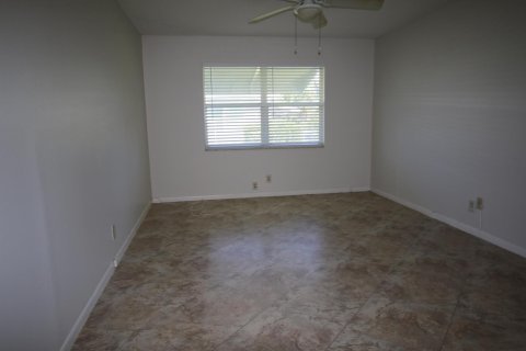 Condo in Boynton Beach, Florida, 2 bedrooms № 2262283 - photo 11