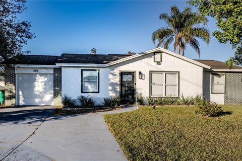 House in Kissimmee, Florida 2 bedrooms, 94.2 sq.m. № 2125962