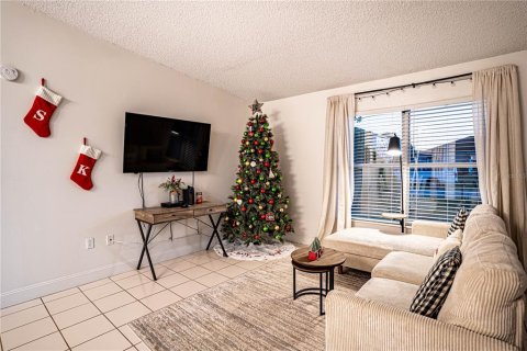 Villa ou maison à vendre à Kissimmee, Floride: 2 chambres, 94.2 m2 № 2125962 - photo 12