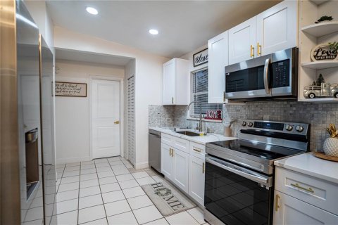 Villa ou maison à vendre à Kissimmee, Floride: 2 chambres, 94.2 m2 № 2125962 - photo 5