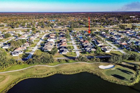 Villa ou maison à vendre à Kissimmee, Floride: 2 chambres, 94.2 m2 № 2125962 - photo 27