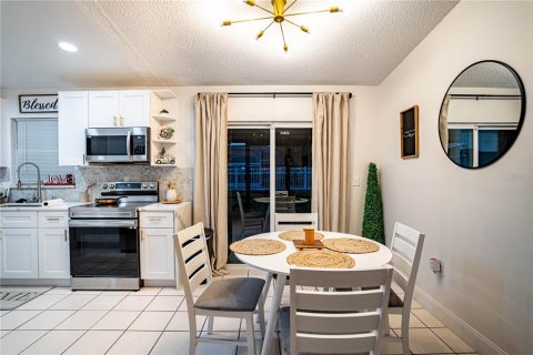 Villa ou maison à vendre à Kissimmee, Floride: 2 chambres, 94.2 m2 № 2125962 - photo 7