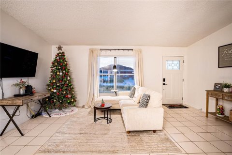 Villa ou maison à vendre à Kissimmee, Floride: 2 chambres, 94.2 m2 № 2125962 - photo 10