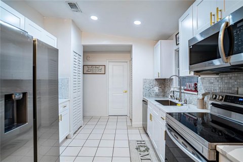 Villa ou maison à vendre à Kissimmee, Floride: 2 chambres, 94.2 m2 № 2125962 - photo 6