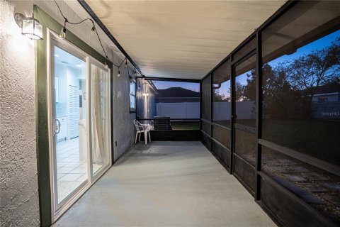 Villa ou maison à vendre à Kissimmee, Floride: 2 chambres, 94.2 m2 № 2125962 - photo 23